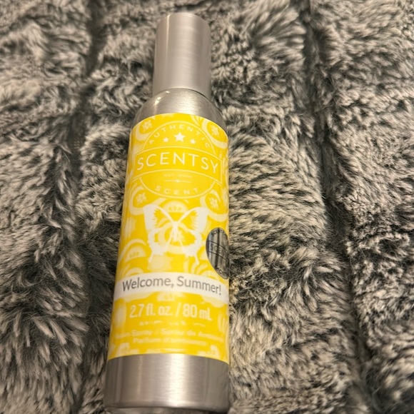 Scentsy Welcome Summer Room Spray - Picture 1 of 3